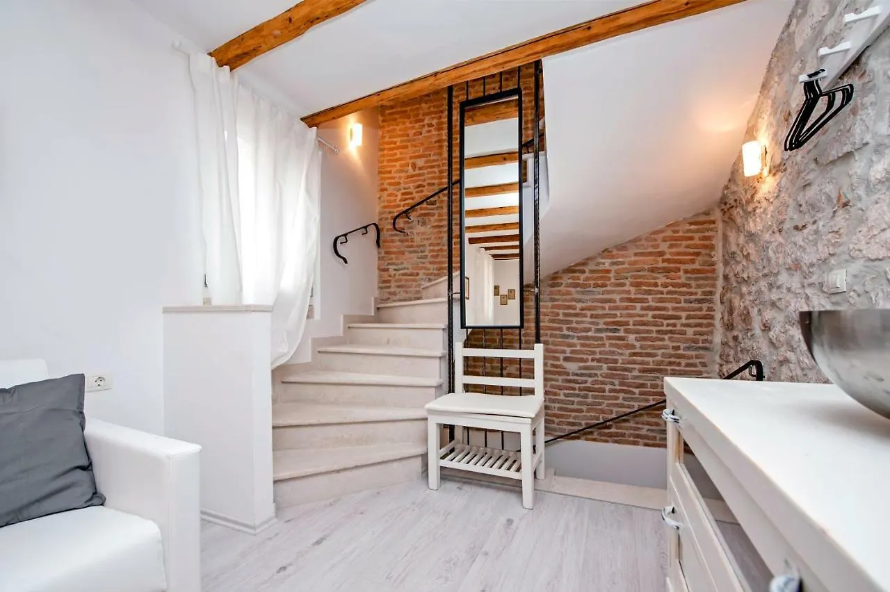 Apartment And Studio Ca' 3 Vie Rovinj