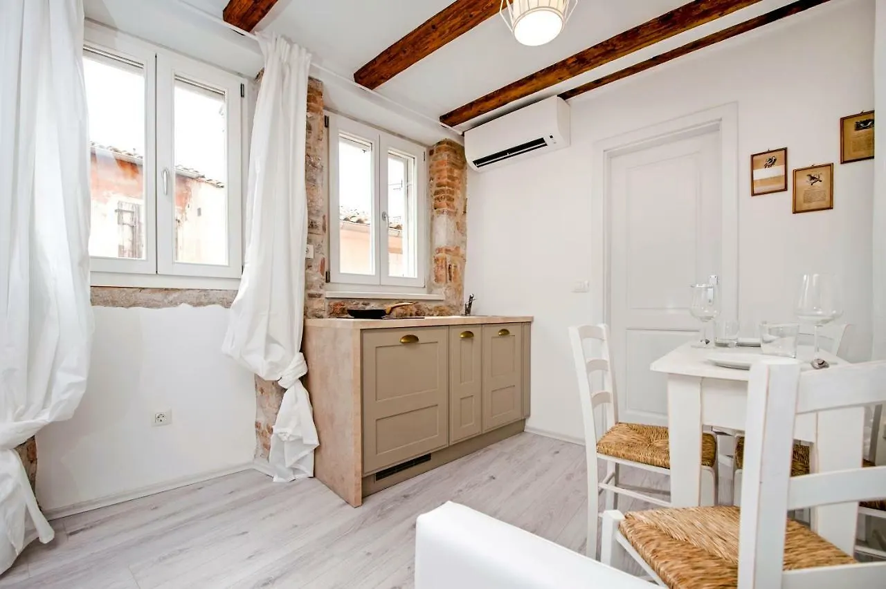Apartment And Studio Ca' 3 Vie Rovinj
