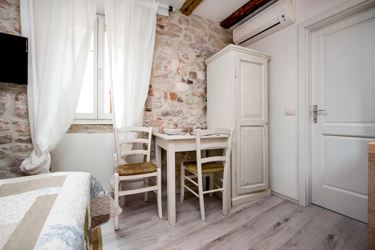 Apartment And Studio Ca' 3 Vie Rovinj 0*,  Croatia