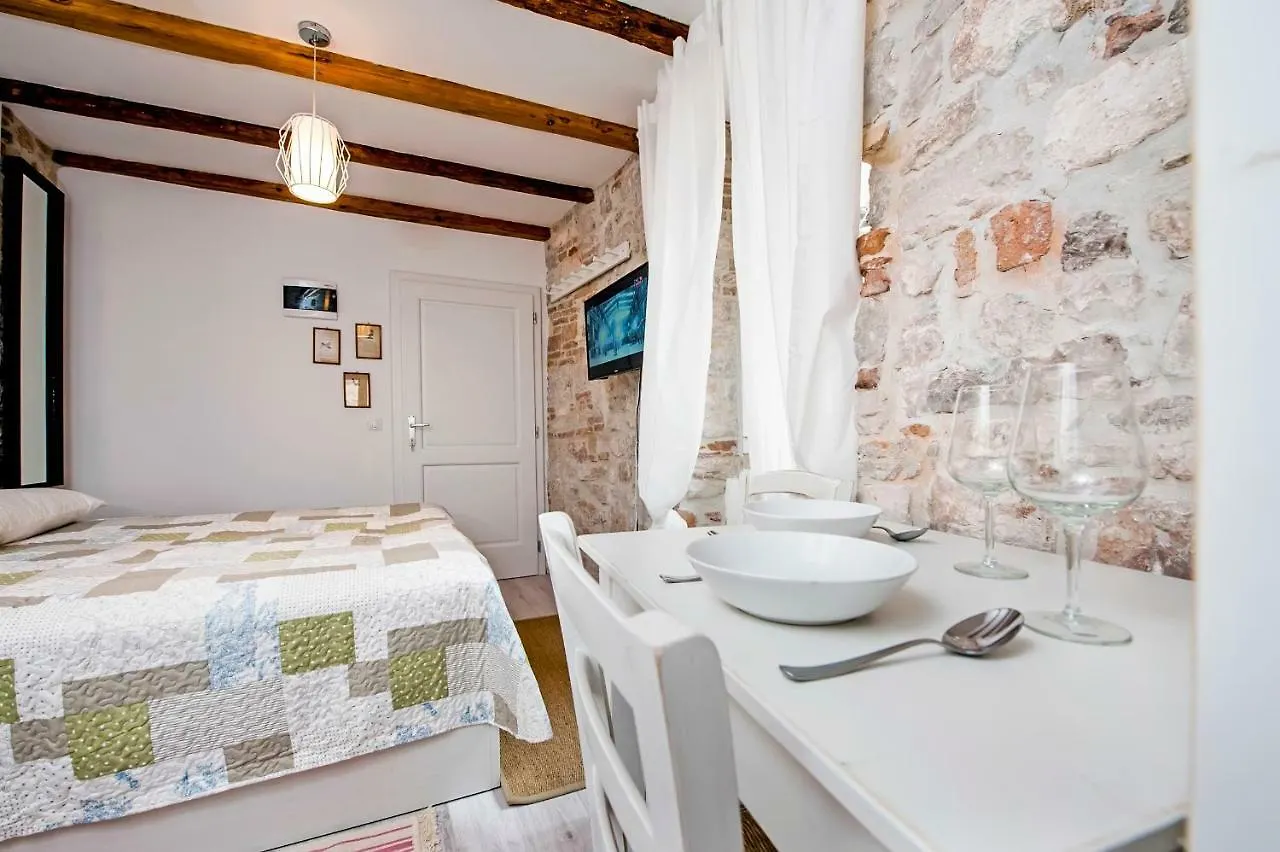 Apartment And Studio Ca' 3 Vie Rovinj