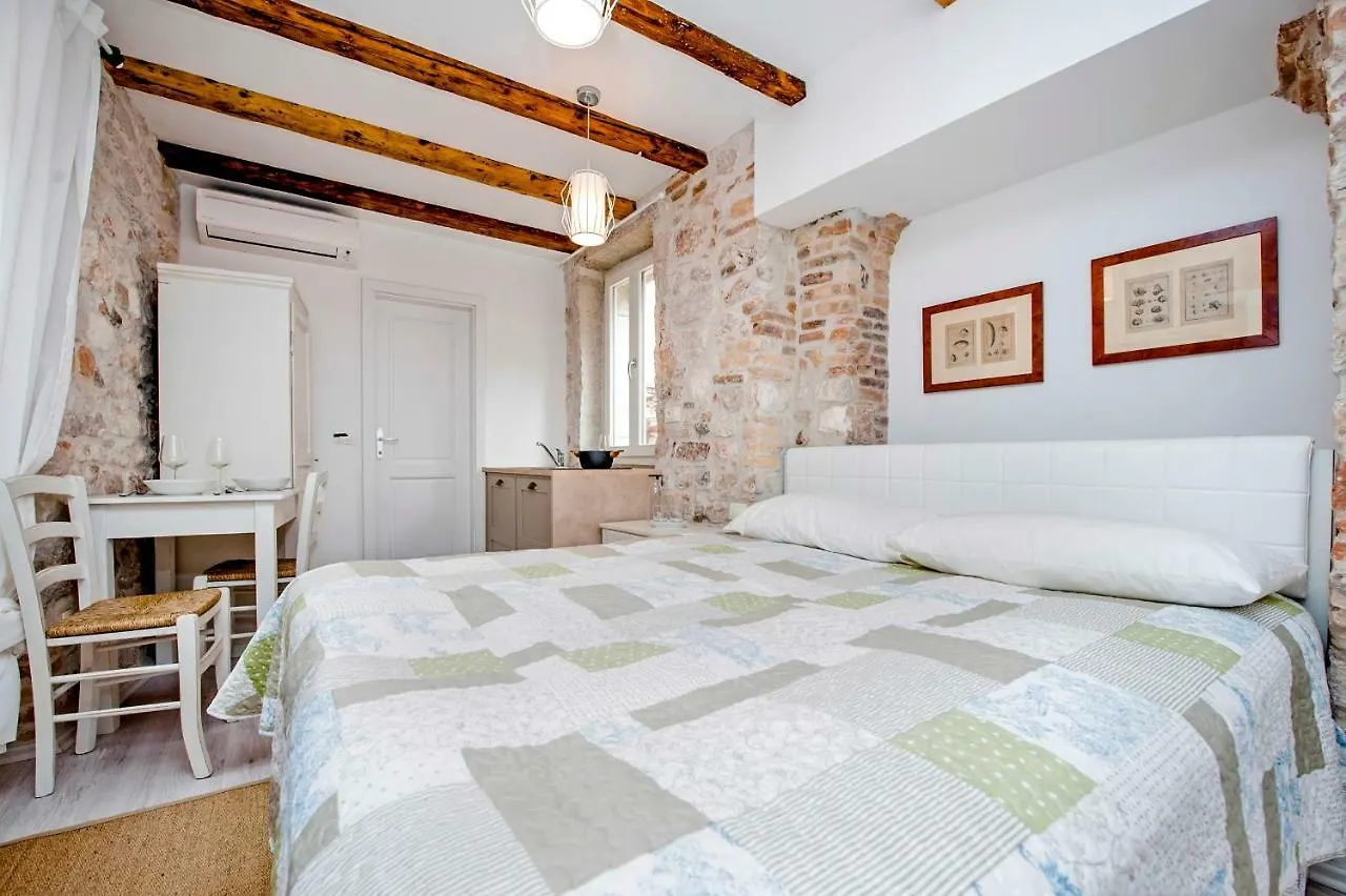 Apartment And Studio Ca' 3 Vie Rovinj Croatia