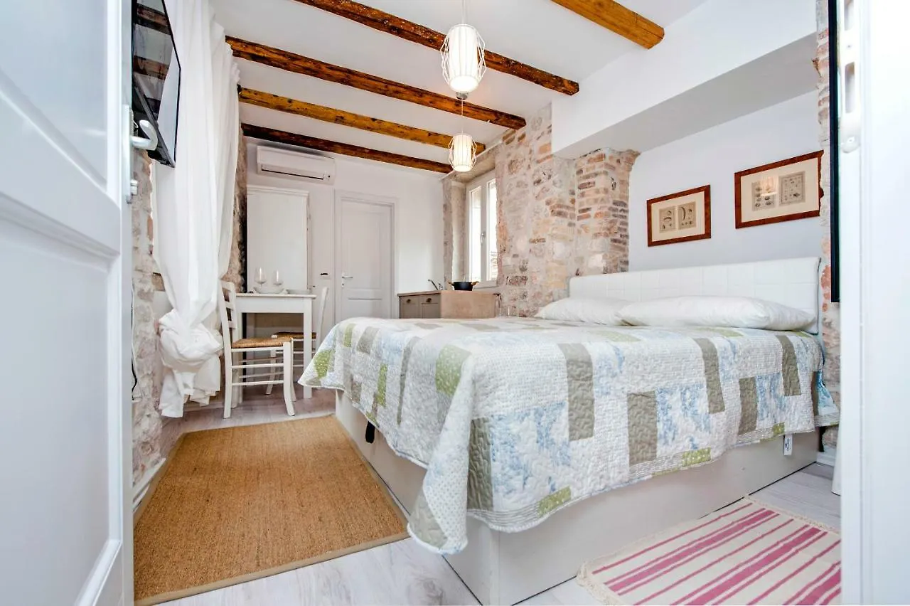 Apartment And Studio Ca' 3 Vie Rovinj