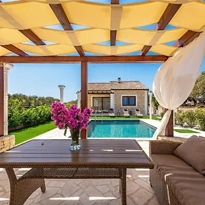 villa-aldonna.hotelinzadar.com/