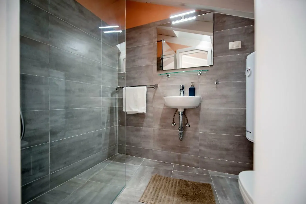 Apartment And Studio Ca' 3 Vie Rovinj