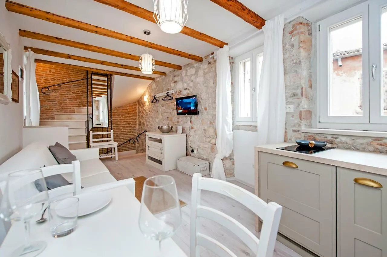 Apartment And Studio Ca' 3 Vie Rovinj