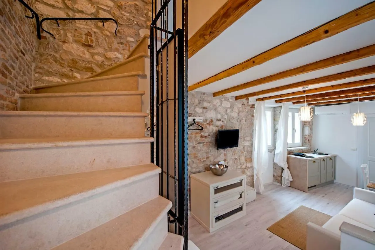 Apartment And Studio Ca' 3 Vie Rovinj