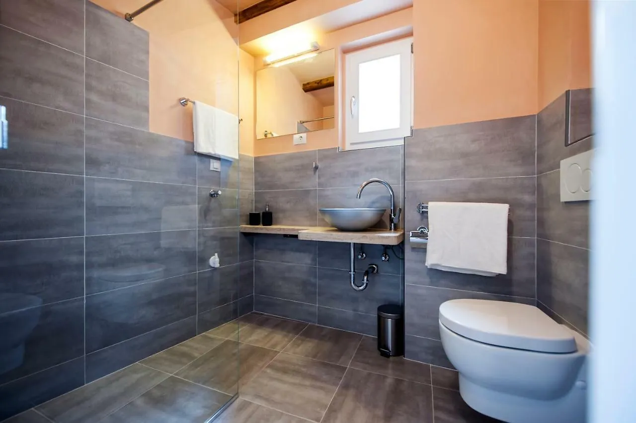 Apartment And Studio Ca' 3 Vie Rovinj Kroatien