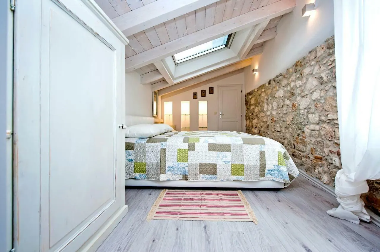 Apartment And Studio Ca' 3 Vie Rovinj Kroatien