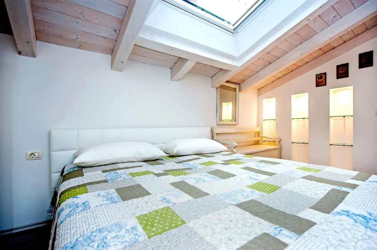 Apartment And Studio Ca' 3 Vie Rovinj Kroatien