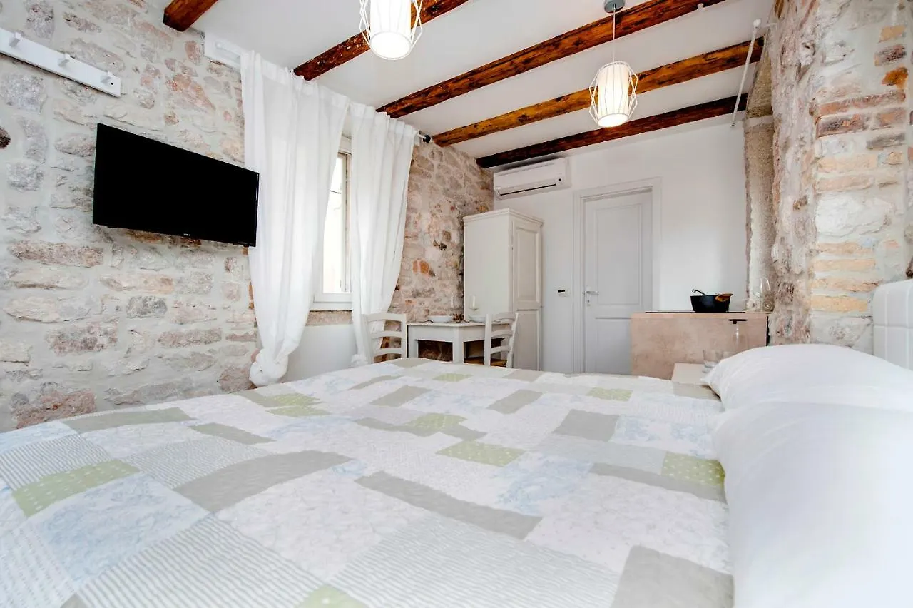 Apartment And Studio Ca' 3 Vie Rovinj