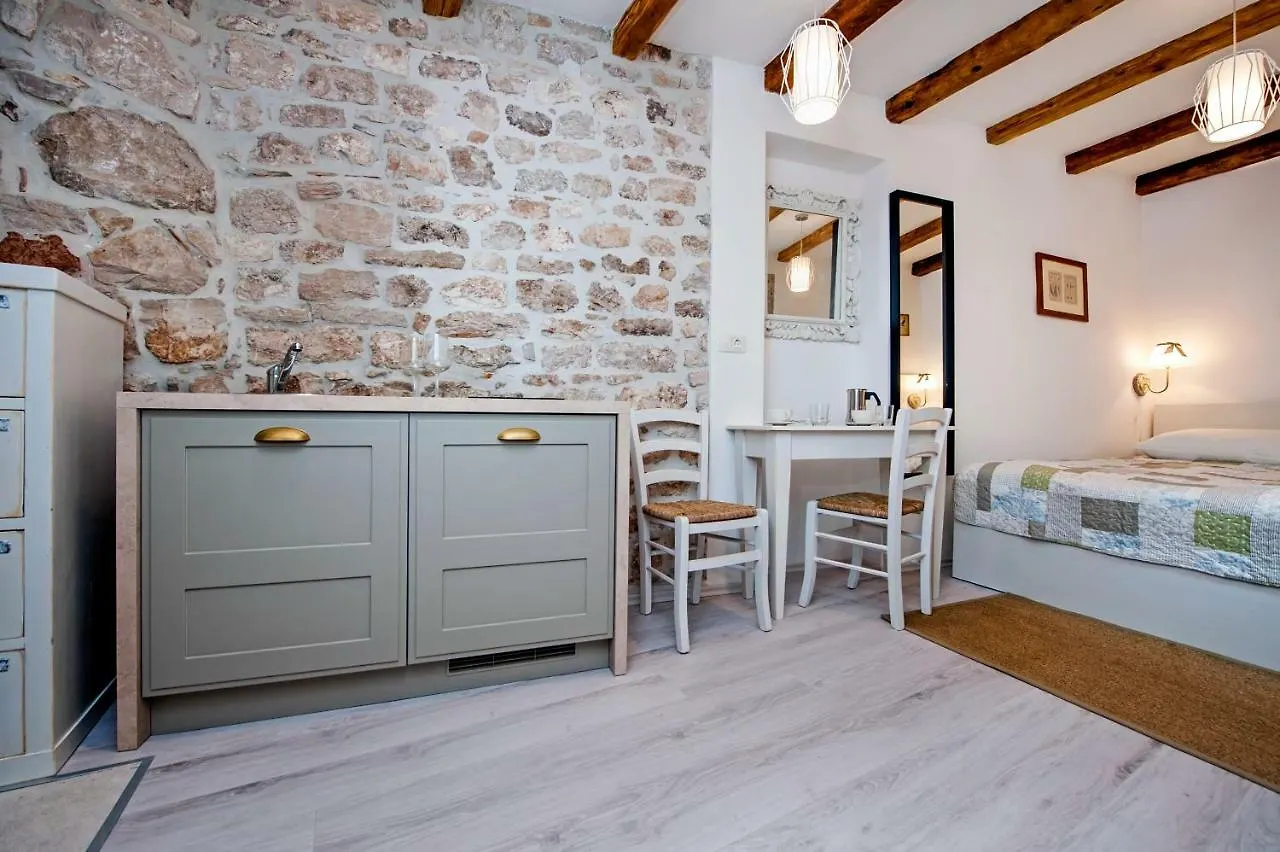 Apartment And Studio Ca' 3 Vie Rovinj Kroatien